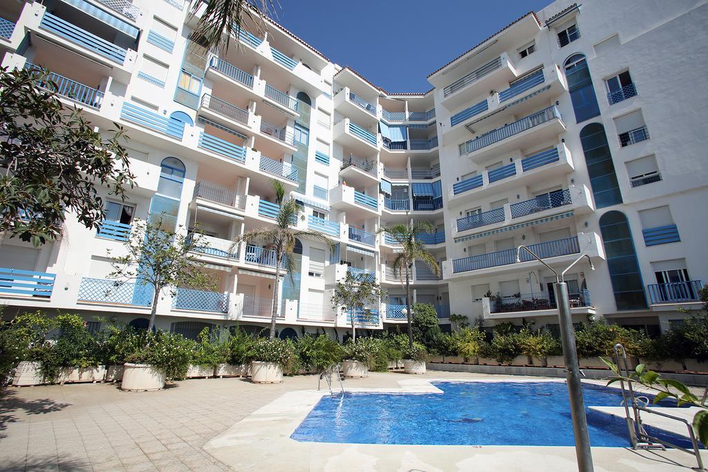 Appartamento Apartamento El Faro Leisure Port Estepona Esterno foto