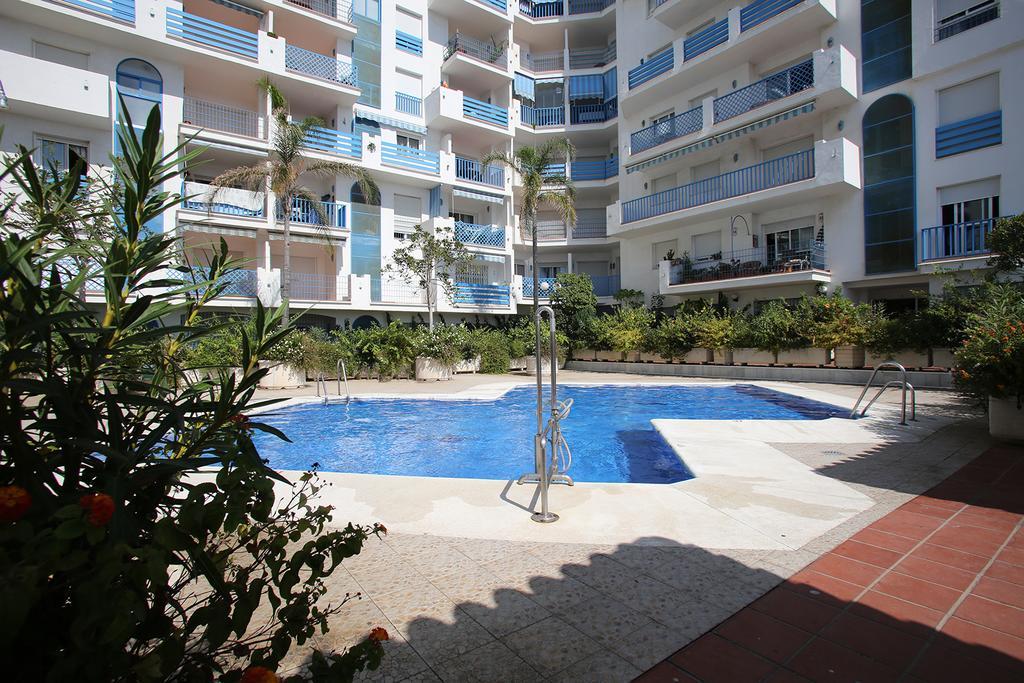 Appartamento Apartamento El Faro Leisure Port Estepona Esterno foto